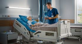 Průměrné pojistné plnění za hospitalizaci významně stouplo