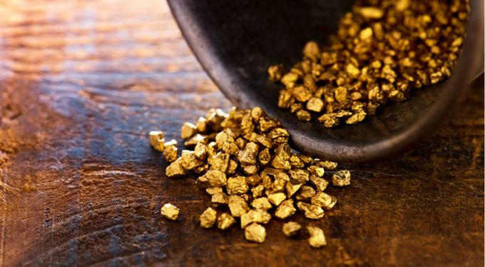 Cena zlata je na historických maximech. Co ji může vytlačit ještě výš?  