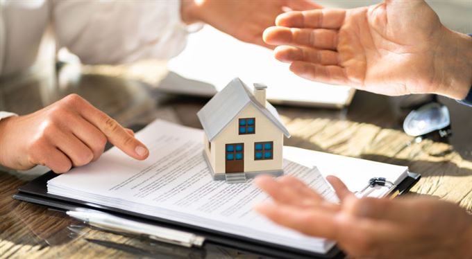 Zdražení hypoték už dostává domácnosti do potíží