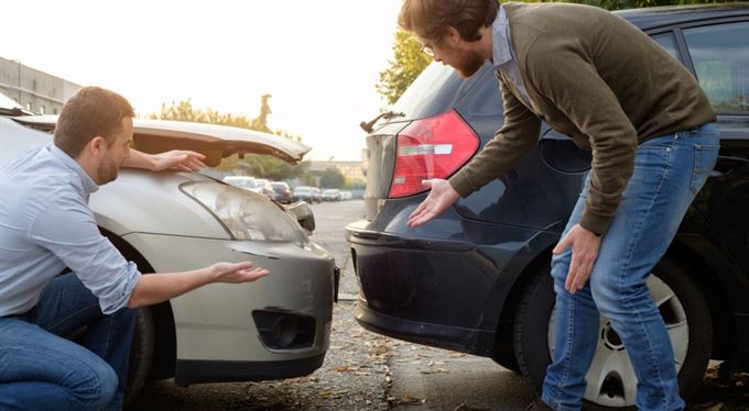 Pojištění při autonehodě: Jak získat nejvýhodnější podmínky opravy auta