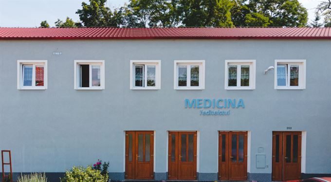 „Chceme největší síť zařízení dlouhodobé péče v Česku.“ Pojišťovna Simplea a skupina Ambeat koupily léčebnu v Podbořanech