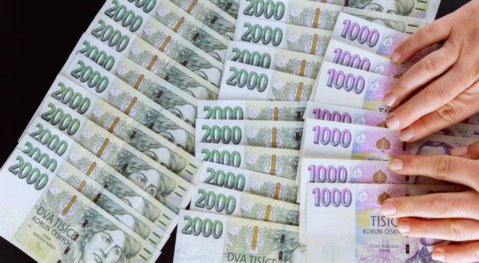 Zmapováno: Banky se přetahují o nové klienty. K účtu dávají tisíce i další benefity